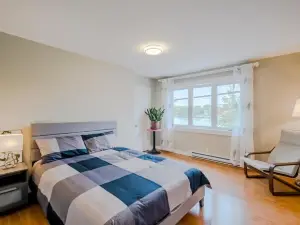 Nice River & Mountain View+4 Beds+Free parking