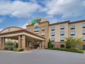 Holiday Inn Express & Suites Cleveland Northwest by IHG