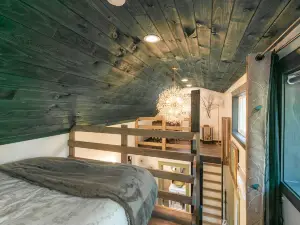 Tiny house with private Hot Tub