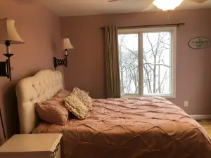 Cozy, Comfortable, Swiss Chalet on Big Fish Lake
