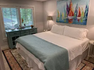 New SML Lake Retreat-Spectacular Dock, Boat Space, Fire Pit, Outdoor Dining,WiFi