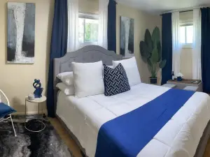 AJ's VILLA w/FREE PARKING