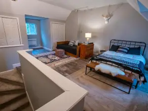 Hawk's Landing Lodge - 3 Floors Entire Townhouse