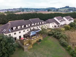 CBH Passage House Hotel