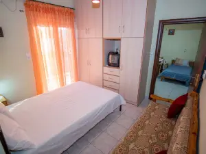 Nikolas house beside the sea next to Lefkada