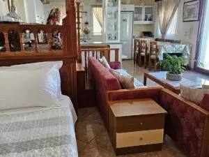 Tinas House