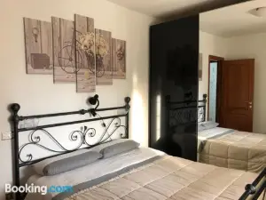 Mela__Bii