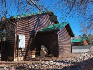 Beautiful Cozy Cabin @ Bison Ranch