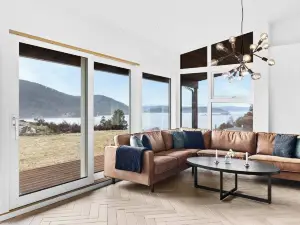 Cottage - Sleeps 14 With Fjord Views