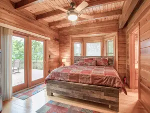 Ten Mile Cabin / with boat dock