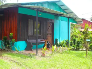Posada Río Celeste la Amistad