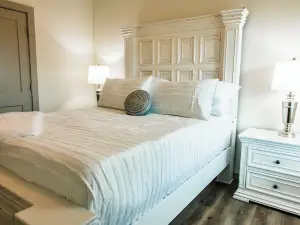 On Cloud 9 - Mountain View’s near Mena Intermountain Airport KMEZ.