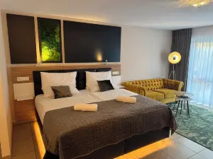 Boardinghouse Home - Adults Only -