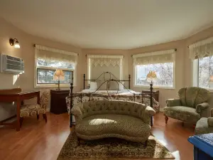 Lady MacDonald Country Inn