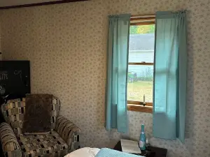 Charming Vermont Retreat: 2 Bedroom, 2 Bath