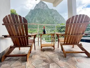 You 4 Ric Piton Suites