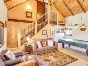 Hot Tub and Game Room! 30-Acre Vernon Retreat