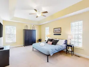 Stellar Lakefront Oasis With Kayaks, Sup, Firepits, Dock, & Games - Dog-friendly