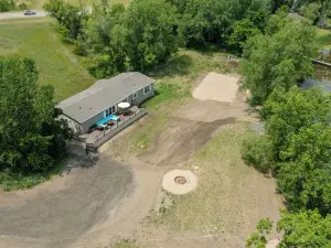 Fish & Relax Fireside: Mink Lake Retreat!