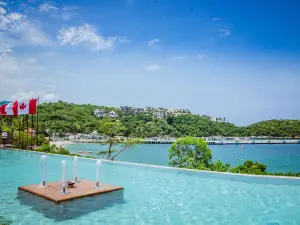 Binniguenda Huatulco & Beach Club