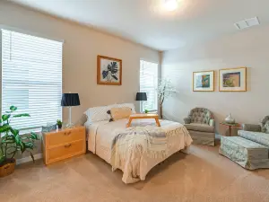 Near River & Parks: Labelle Family Home w/ Patio