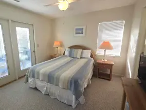 Expansive Layout and Serene Surroundings - Enchanting Retreat