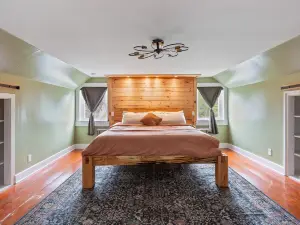 Ski & Stay Montpelier 4br Home Sleeps 8 4 Bedroom Home