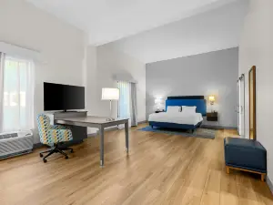 Hampton Inn & Suites by Hilton Knightdale Raleigh