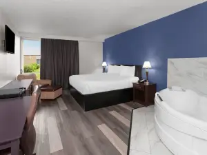 Travelodge by Wyndham Milwaukee