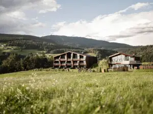 Aeon Hotel - Adults Only Bed & Breakfast