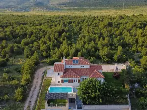 Villa Whitestone