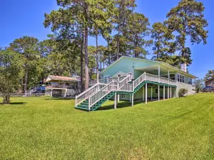 Waterfront Onalaska Retreat w/ Private Dock!