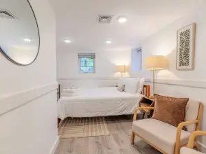 Luxury 4BD/2.5BA Walk to MIT & Davis SQ/Free Parking