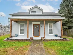 The Gathering House Home for 6