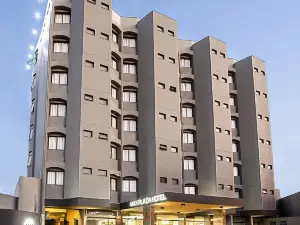 Momax Hotel