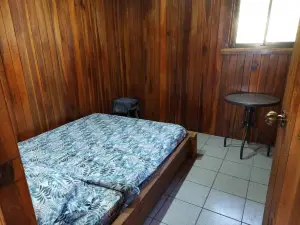 Tranquil 2-Bedroom House Retreat Near S