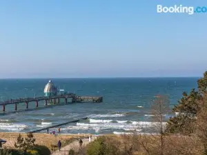 Ferienwohnung Ostseesonne - 5-Sterne-Urlaub Mit Balkon Direkt an der Ostsee