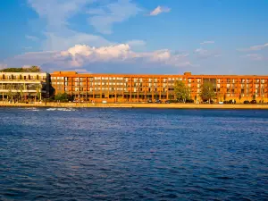 Best Western Plus Oswego Hotel and Conference Center