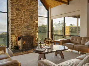 Old Coach Road Estate! Exclusive luxury!