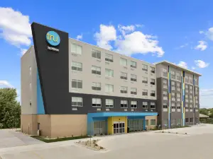 Tru by Hilton Lincoln East