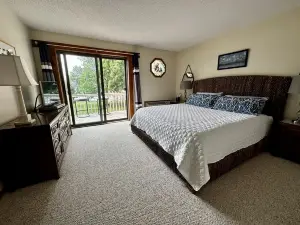 Beautiful & Clean 2 Bedroom Mille Lacs Rental at Izatys - Contactless Check-in