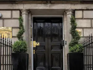 Albany Hotel