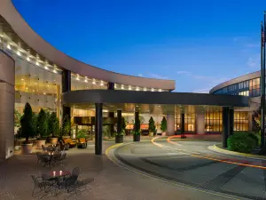 DoubleTree by Hilton Washington Dulles Airport