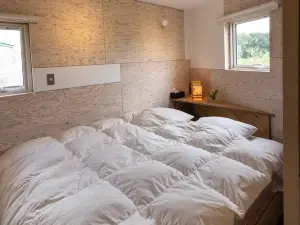 A Private Space That Makes You Forget the Busyness