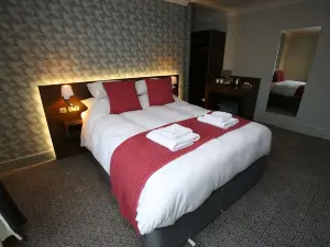 The Queens Head Hotel