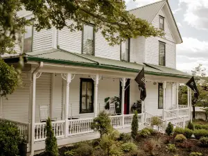 Blue Ridge Inn Bed & Breakfast