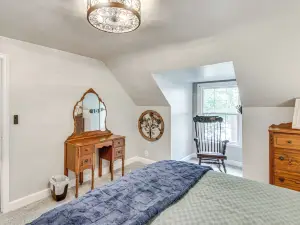 Pet-Friendly Cushing Home w/ Dock & Fire Pit