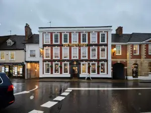 白鹿酒店