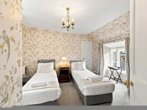 Thrums Cottage - A Writer's Retreat
