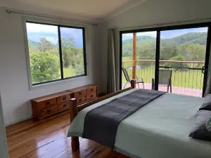 Blackbutt Farmstay Cottage